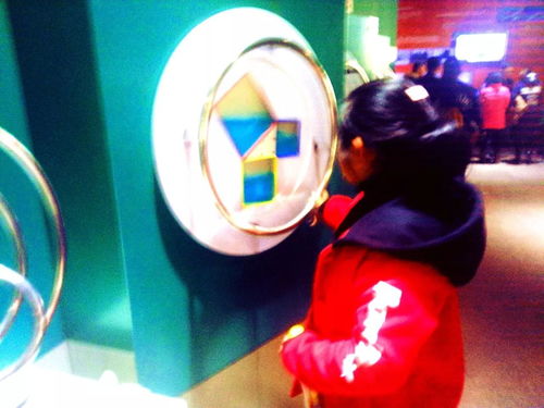 科技之光照亮童心 百名小创客参观郑州科技馆 小球科技